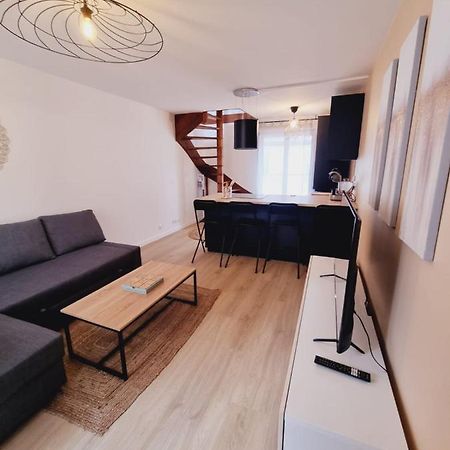 Duplex Neuf Centre Ville Avec Parking Neauphle-le-Château Buitenkant foto