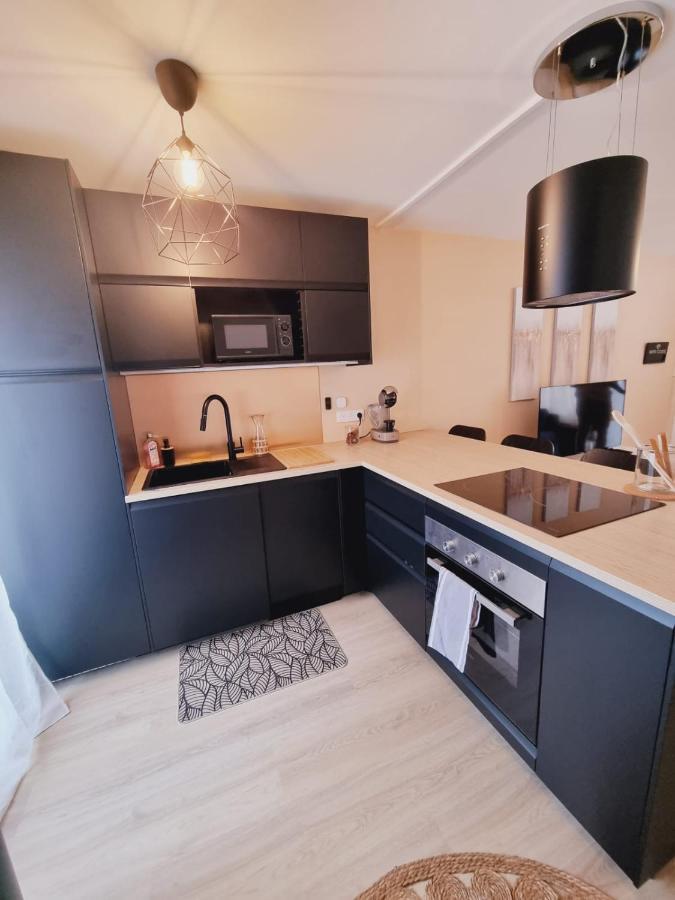 Duplex Neuf Centre Ville Avec Parking Neauphle-le-Château Buitenkant foto