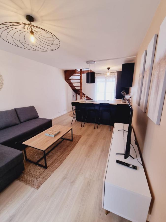 Duplex Neuf Centre Ville Avec Parking Neauphle-le-Château Buitenkant foto